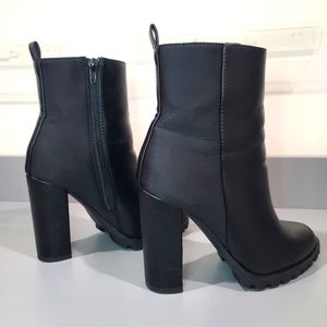 Serena Block Heeled Bootie 6.5